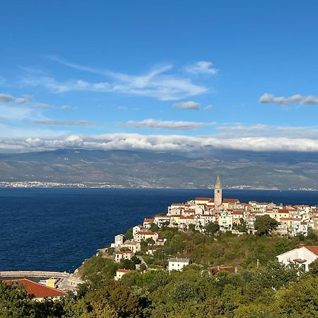 Apartment Arte Vrbnik Bagian luar foto