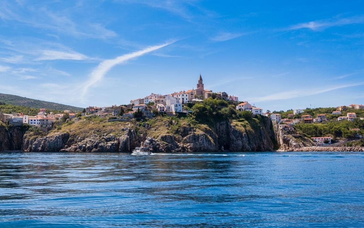 Apartment Arte Vrbnik Bagian luar foto