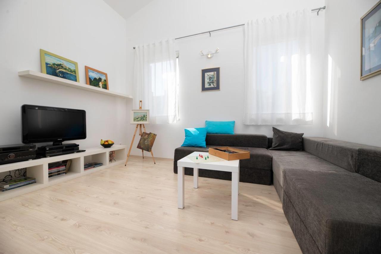 Apartment Arte Vrbnik Bagian luar foto